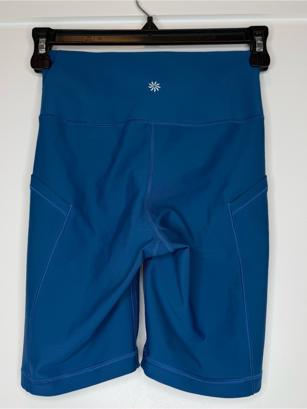 Blue Athleta Interval Stash 7" Short - Picture 2 of 10
